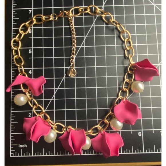 Coiris Statement Necklace Hot Pink Petal Faux Pearl Gold Tone Collar 18-21" - Picture 6 of 6